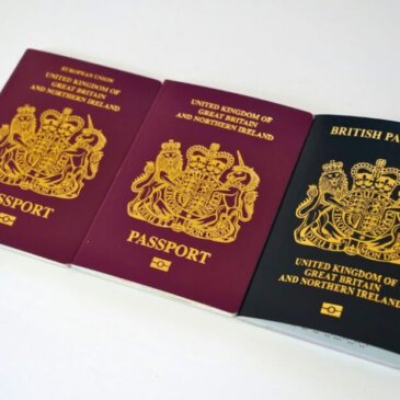 Os britânicos que ainda usam passaportes vermelhos devem verificar a sua validade antes das viagens de férias